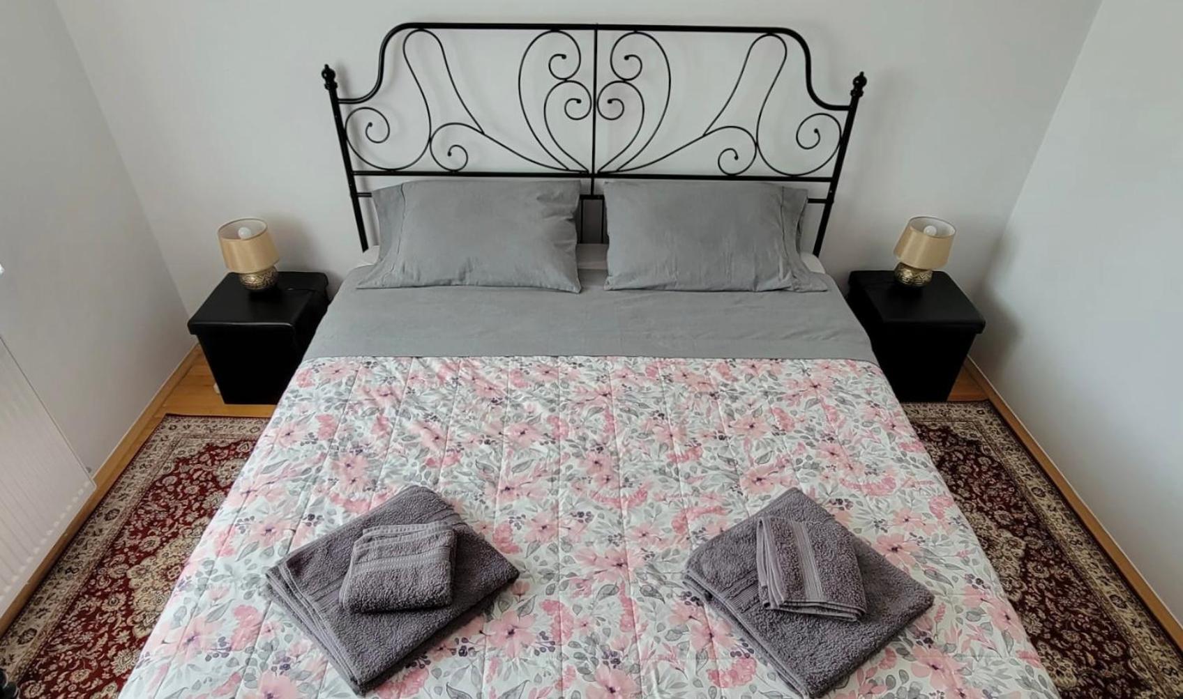 Apartament Traveler'S Retreat Braszów Zewnętrze zdjęcie
